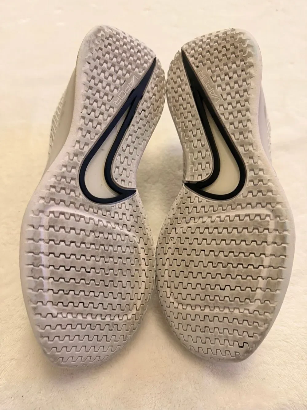 Nike Court Air Zoom Vapor 11 White Black Tennis Shoes Women’s 7 DR6965-100